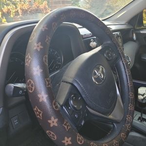 Steering wheel cover